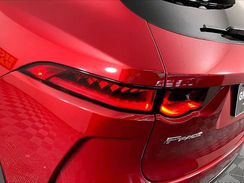 Used 2020 Jaguar F-PACE SVR image 27