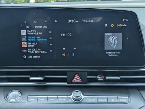 Certified 2023 Hyundai Elantra Limited FWD image 17