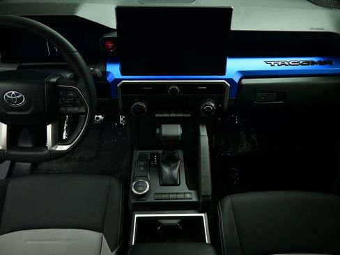 Used 2024 Toyota Tacoma TRD Sport image 6