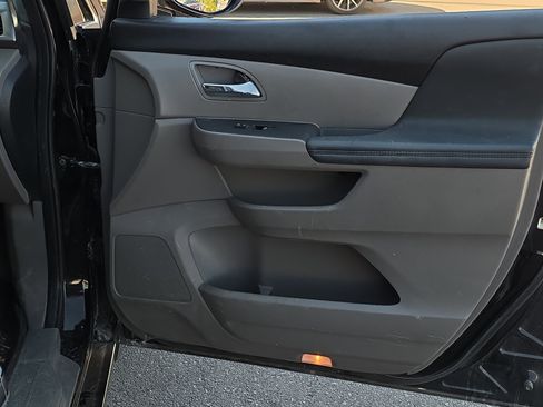 Used 2017 Honda Odyssey Touring Elite image 32