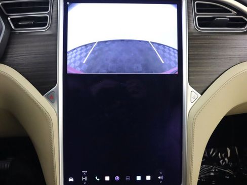 Used 2016 Tesla Model X image 18