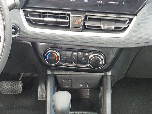 Used 2025 Chevrolet TrailBlazer LT AWD/4WD image 21