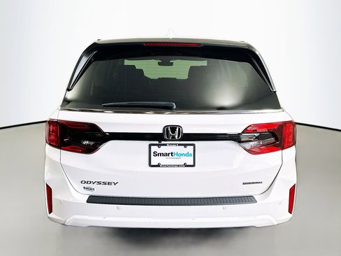 New 2026 Honda Odyssey Touring image 6