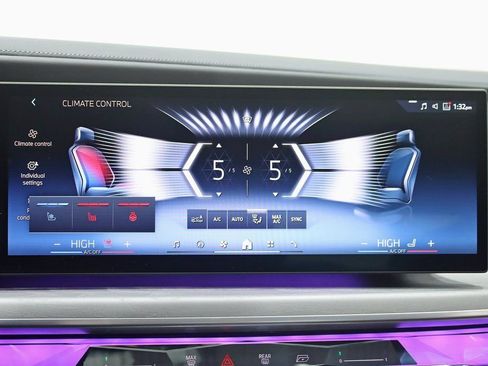 Used 2023 BMW i7 xDrive60 w/ Executive Package 2 image 24