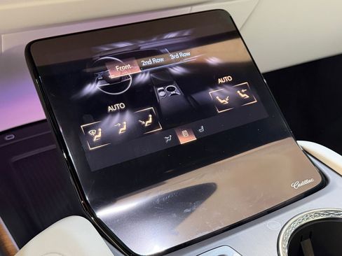 New 2026 Cadillac Vistiq Luxury AWD/4WD image 36