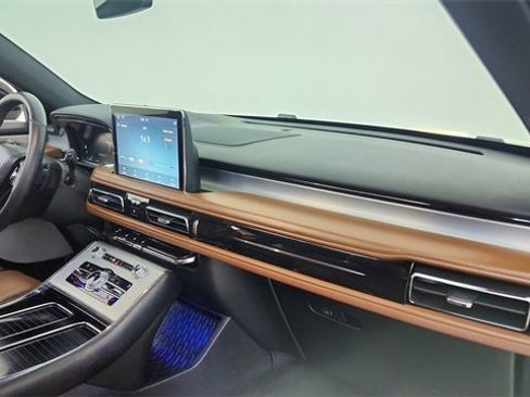 Used 2020 Lincoln Aviator Reserve w/ Equipment Group 202A image 20