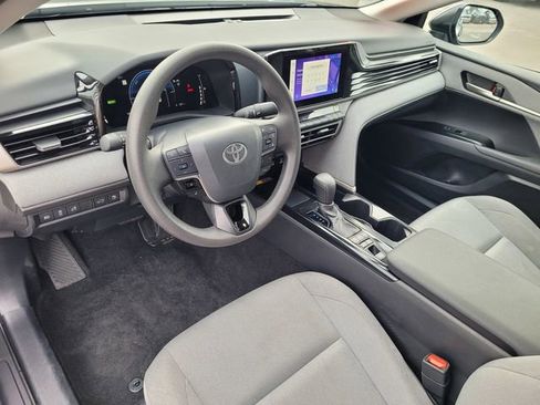 Used 2025 Toyota Camry LE FWD image 7