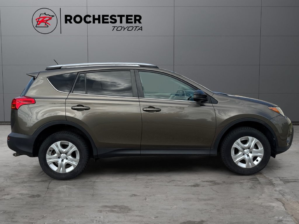 Used 2013 Toyota RAV4 LE AWD/4WD image 6