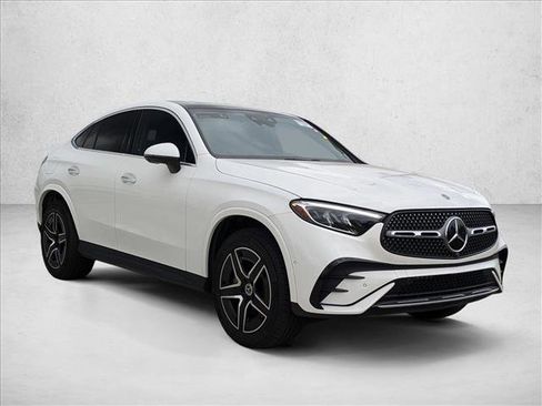 Used 2025 Mercedes-Benz GLC 300 4MATIC w/ AMG Line image 3