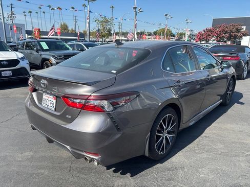 Used 2024 Toyota Camry SE FWD image 4