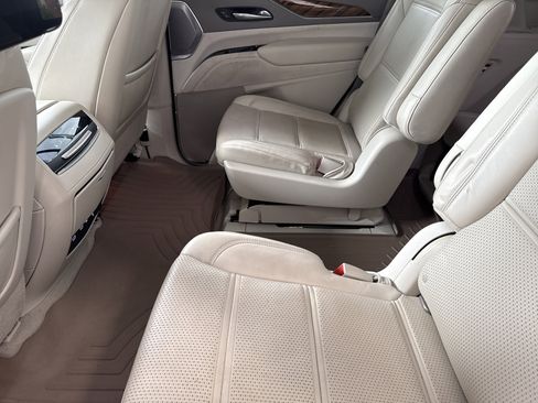 Used 2021 Cadillac Escalade Premium Luxury Platinum image 24