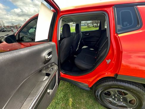 Used 2018 Jeep Compass Sport image 12