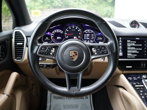 Used 2019 Porsche Cayenne AWD/4WD image 16
