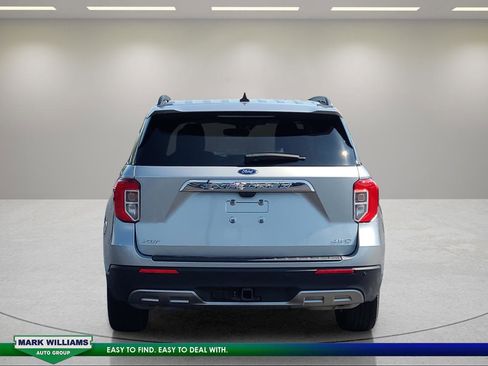 Used 2023 Ford Explorer XLT w/ Equipment Group 202A AWD/4WD image 5