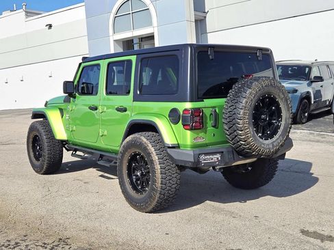 Used 2018 Jeep Wrangler Unlimited Sahara w/ Safety Group AWD/4WD image 5