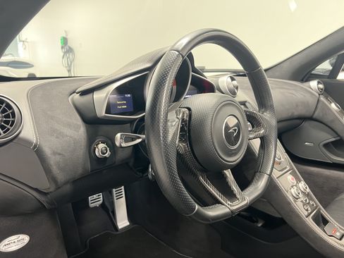 Used 2014 McLaren MP4-12C Spider RWD image 16