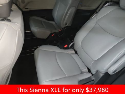 Used 2024 Toyota Sienna XLE image 22