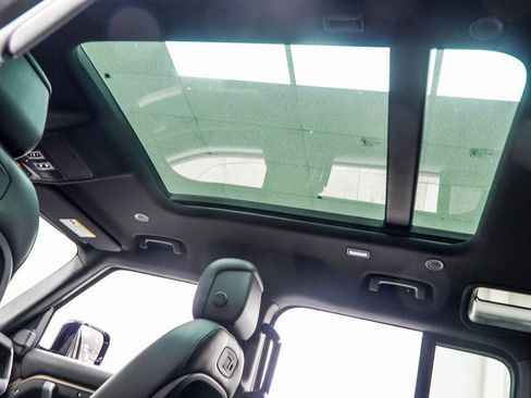 Used 2022 Land Rover Defender 110 XS Edition AWD/4WD image 40