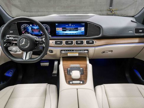New 2026 Mercedes-Benz GLS 580 4MATIC image 16