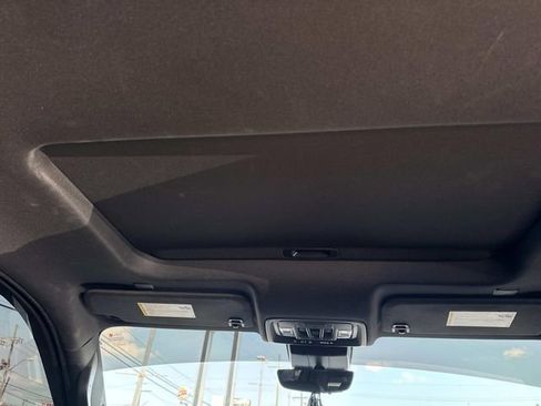 Used 2024 GMC Sierra 1500 AT4 w/ Technology Package AWD/4WD image 13