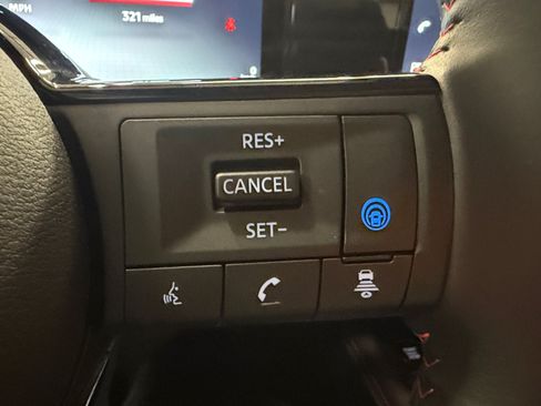 Used 2026 Nissan Kicks SR FWD image 31