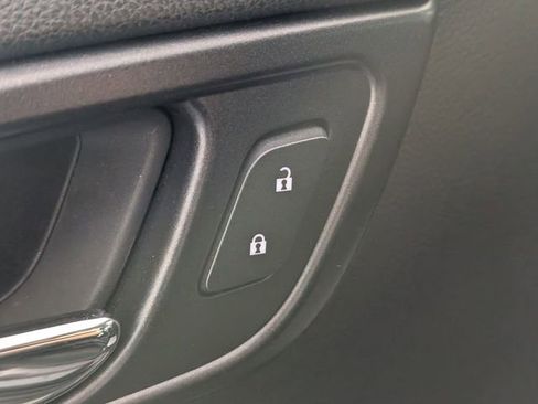 Used 2018 Chevrolet Tahoe LT image 11