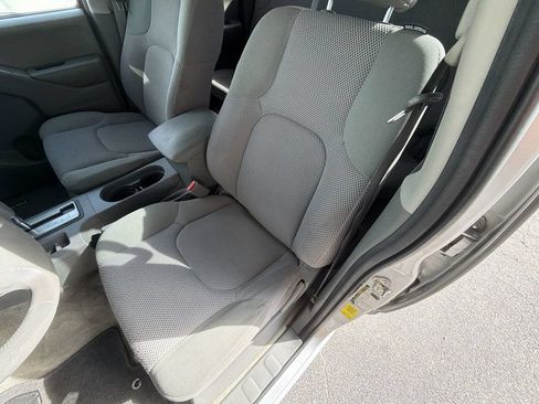 Used 2018 Nissan Frontier SV RWD image 14