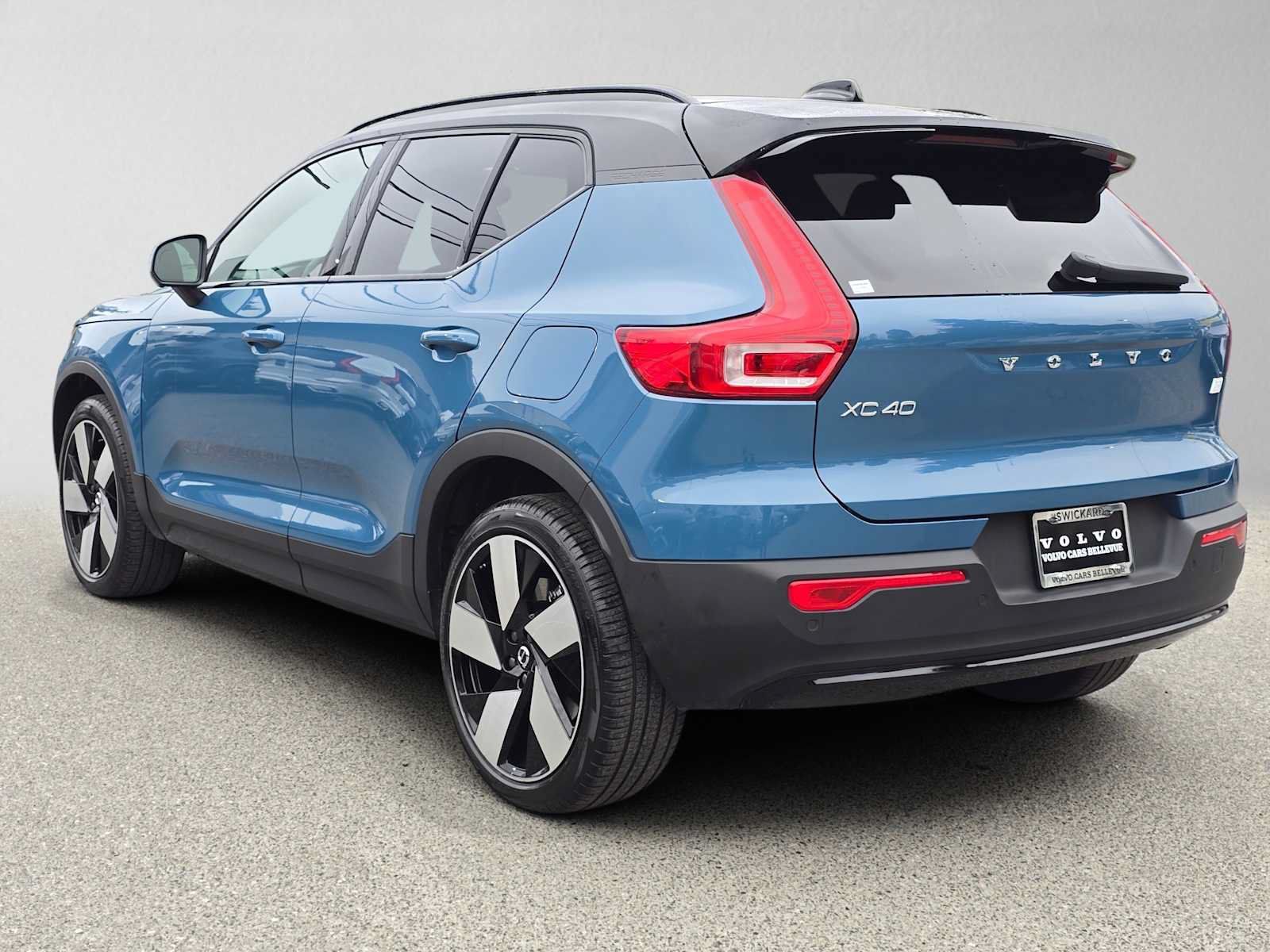 Certified 2023 Volvo XC40 Recharge Plus w/ Protection Package Premier AWD/4WD image 6