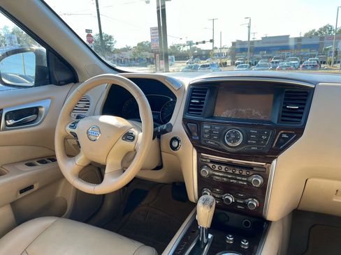 Used 2015 Nissan Pathfinder Platinum w/ Cargo Package FWD image 13