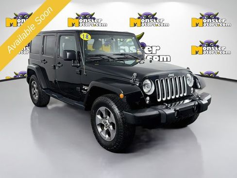 Used 2018 Jeep Wrangler Unlimited Sahara w/ Connectivity Group AWD/4WD image 3