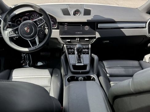 Used 2023 Porsche Cayenne Coupe AWD/4WD image 28