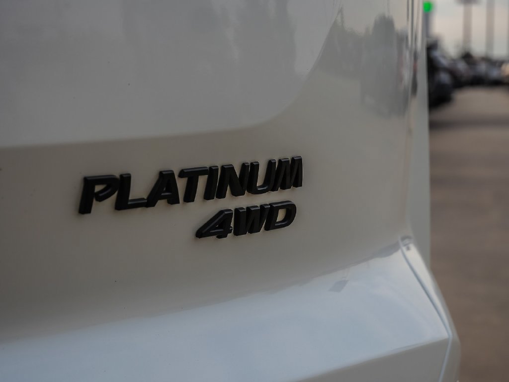 Used 2024 Nissan Pathfinder Platinum w/ Lighting Package (N93) AWD/4WD image 14