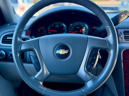 Used 2014 Chevrolet Suburban LT w/ Luxury Package image 18