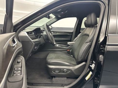 New 2026 Jeep Grand Cherokee Altitude AWD/4WD image 8