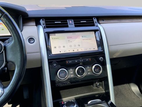 Used 2018 Land Rover Discovery HSE AWD/4WD image 7
