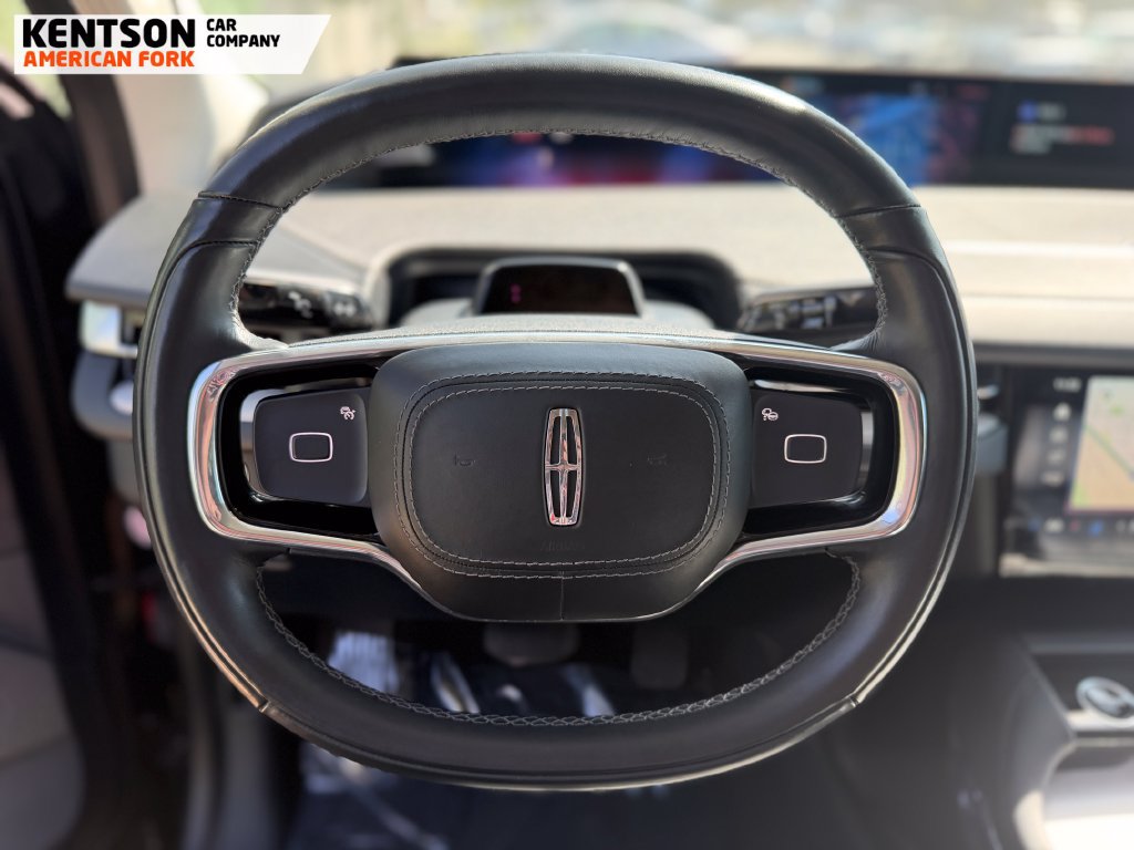 Used 2025 Lincoln Navigator Reserve AWD/4WD image 14