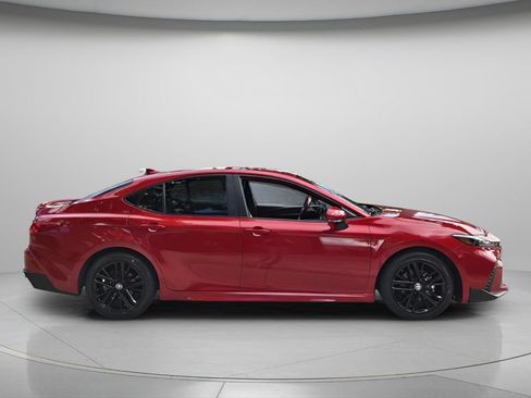 Used 2025 Toyota Camry SE w/ Multimedia Upgrade Package FWD image 3