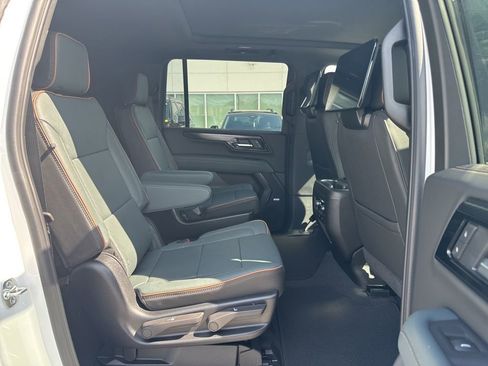 New 2026 GMC Yukon XL AT4 w/ AT4 Premium Plus Package AWD/4WD image 27