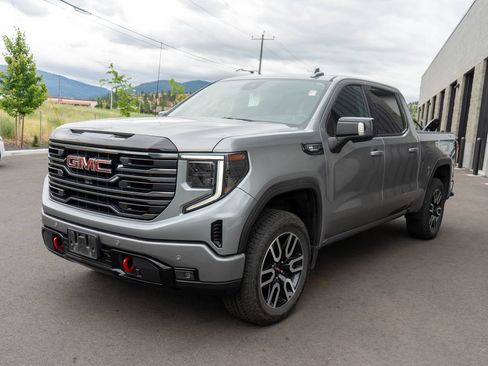 Used 2023 GMC Sierra 1500 SLT w/ SLT Premium Plus Package AWD/4WD image 3