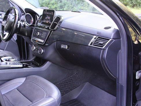 Used 2018 Mercedes-Benz GLS 550 4MATIC w/ Driver Assistance Package image 50