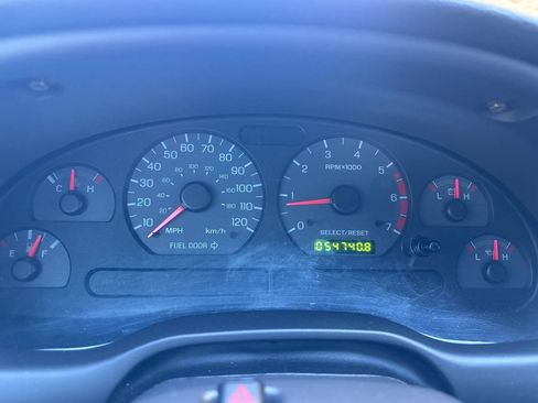 Used 2001 Ford Mustang Convertible RWD image 17