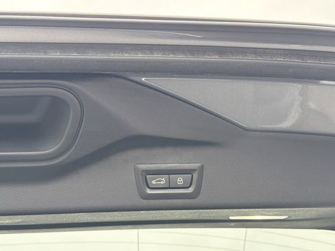 Used 2025 BMW X5 xDrive50e image 15