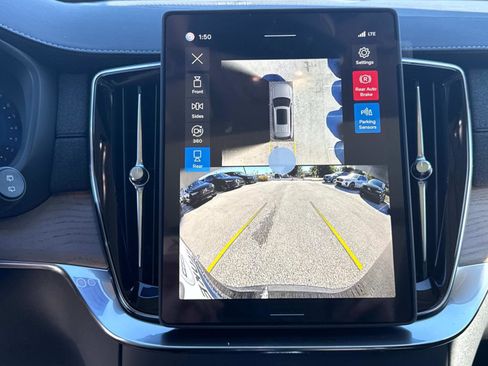 New 2026 Volvo XC90 B6 Plus w/ Protection Package image 24