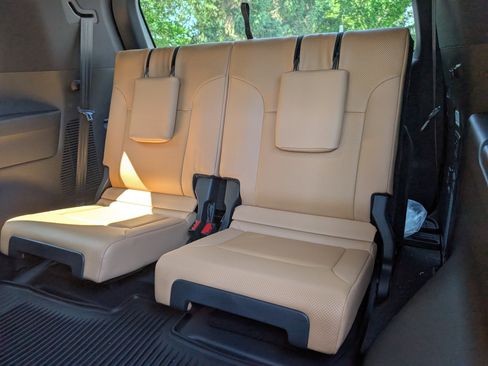 Used 2024 Lexus LX 600 4WD w/ Appearance Package image 15