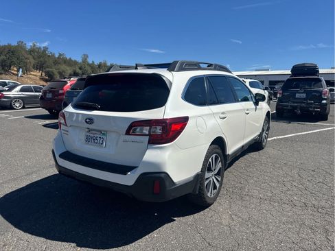 Used 2018 Subaru Outback 2.5i Limited AWD/4WD image 5