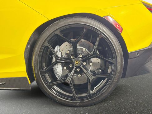 Used 2025 Lamborghini Revuelto AWD/4WD image 14