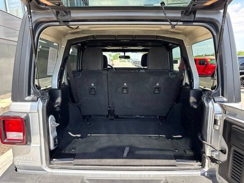 Used 2022 Jeep Wrangler Unlimited Sport AWD/4WD image 9