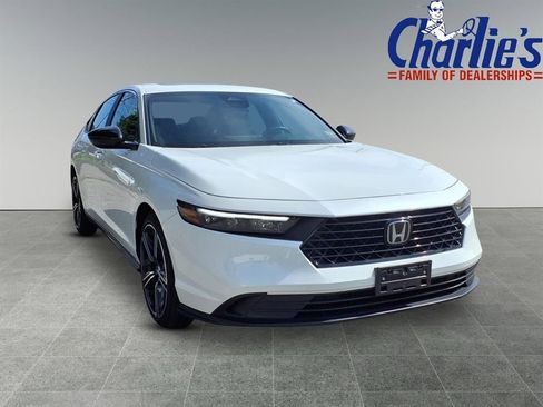 Used 2024 Honda Accord Sport image 3