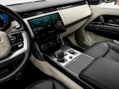 Used 2022 Land Rover Range Rover Long Wheelbase SE image 25