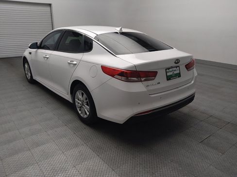 Used 2017 Kia Optima LX w/ Convenience Package FWD image 5